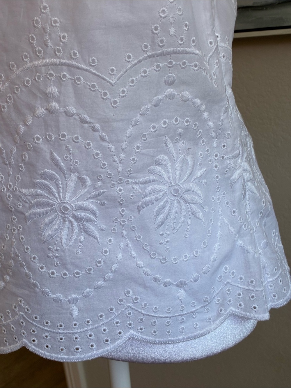 Loretta Caponi Donata White Cotton Embroidered Eyelet Tie-Shoulder Tank Top - Picture 7 of 11